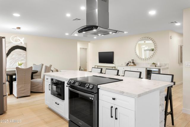 2273 E Clinton Street, Phoenix, AZ 85028