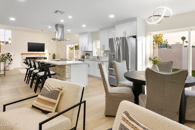 2273 E Clinton Street, Phoenix, AZ 85028