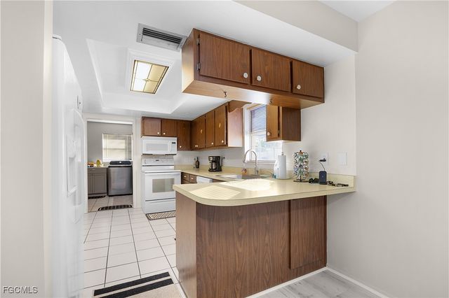 5948 Sonnet CT, North Fort Myers, FL 33903