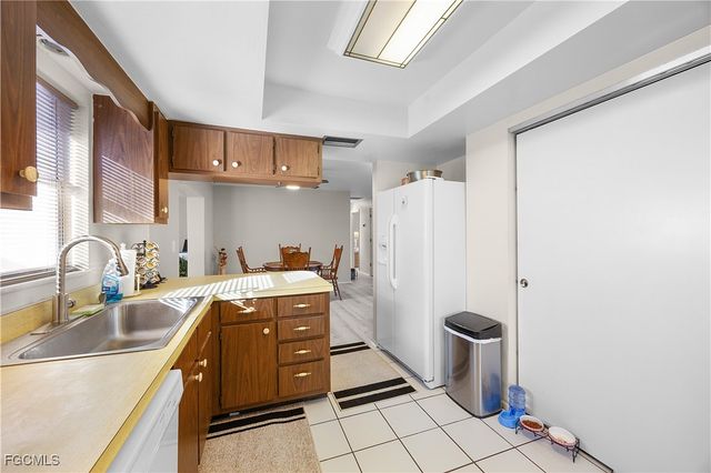 5948 Sonnet CT, North Fort Myers, FL 33903