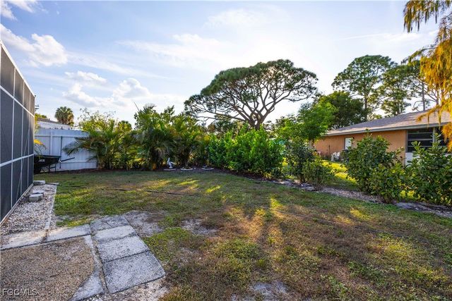 5948 Sonnet CT, North Fort Myers, FL 33903