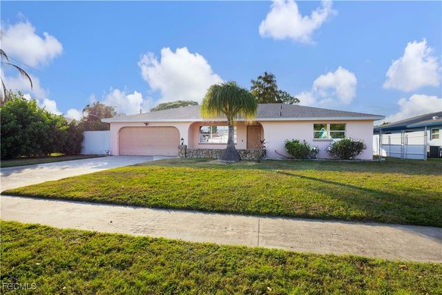 5948 Sonnet CT, North Fort Myers, FL 33903