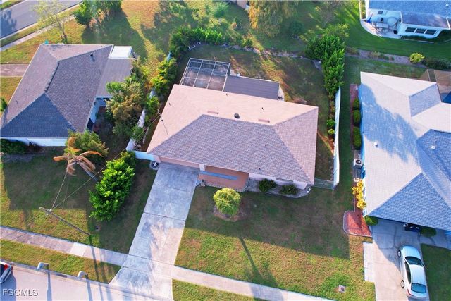 5948 Sonnet CT, North Fort Myers, FL 33903