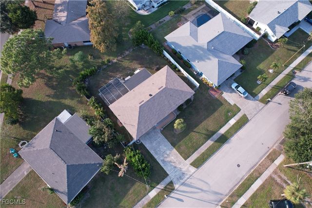 5948 Sonnet CT, North Fort Myers, FL 33903