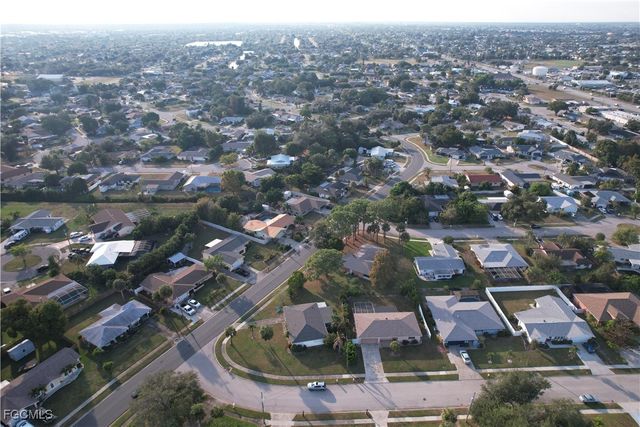 5948 Sonnet CT, North Fort Myers, FL 33903