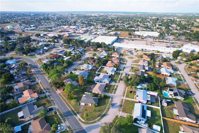 5948 Sonnet CT, North Fort Myers, FL 33903