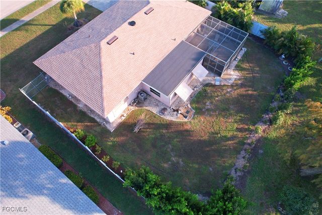 5948 Sonnet CT, North Fort Myers, FL 33903