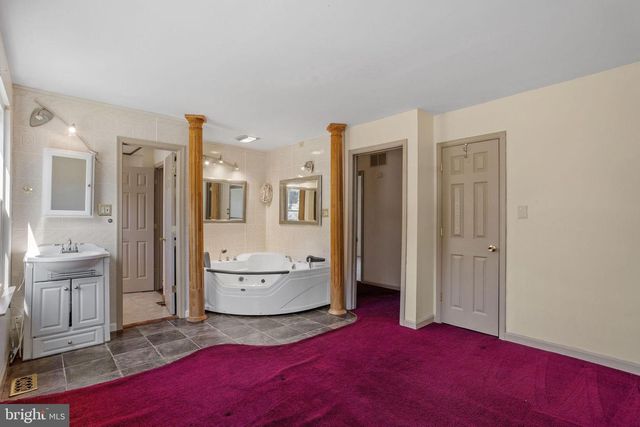 55 GREENWICH DR, Westampton, NJ 08060