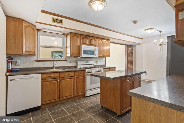 55 GREENWICH DR, Westampton, NJ 08060