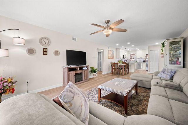 5400 34TH STREET W I3, Bradenton, FL 34210