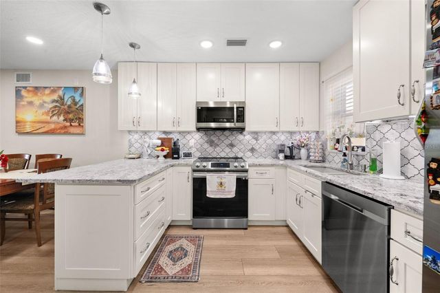5400 34TH STREET W I3, Bradenton, FL 34210