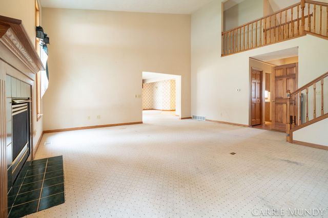 4627 Forest Lane, Laketown Twp, MI 49423