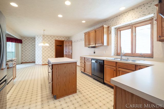 4627 Forest Lane, Laketown Twp, MI 49423