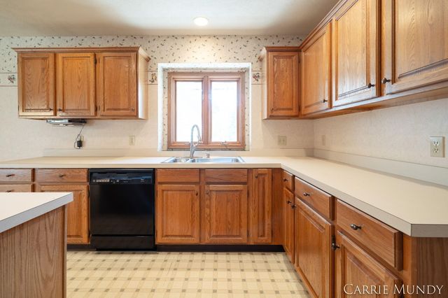 4627 Forest Lane, Laketown Twp, MI 49423