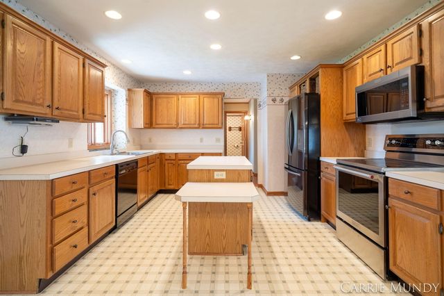 4627 Forest Lane, Laketown Twp, MI 49423