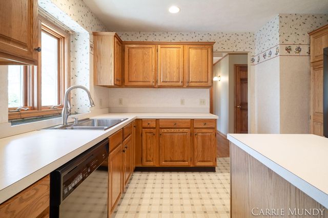 4627 Forest Lane, Laketown Twp, MI 49423