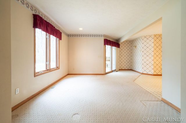 4627 Forest Lane, Laketown Twp, MI 49423