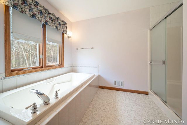 4627 Forest Lane, Laketown Twp, MI 49423