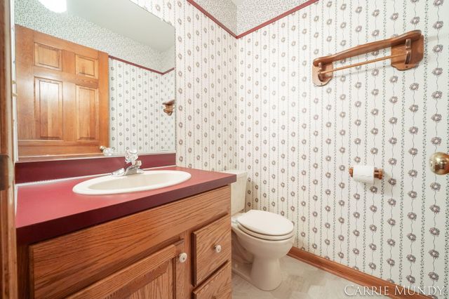 4627 Forest Lane, Laketown Twp, MI 49423