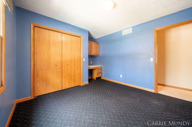 4627 Forest Lane, Laketown Twp, MI 49423