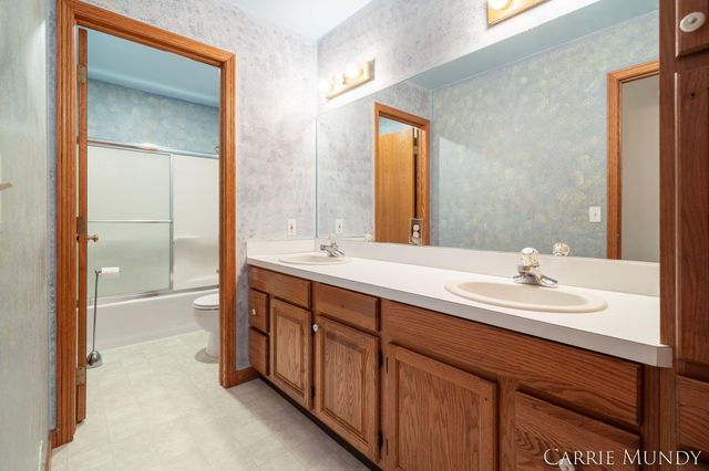 4627 Forest Lane, Laketown Twp, MI 49423