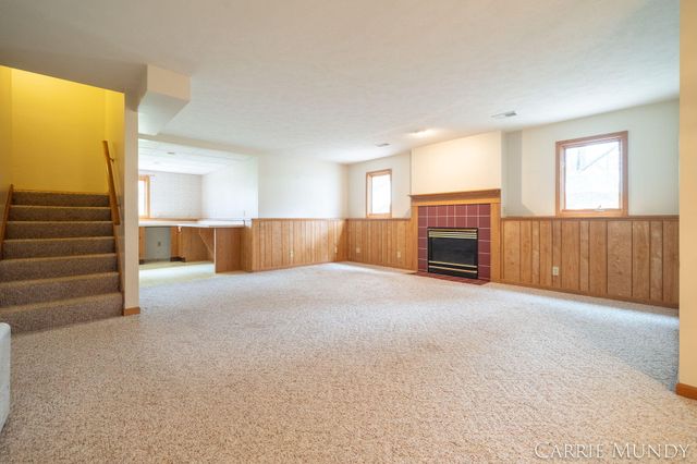 4627 Forest Lane, Laketown Twp, MI 49423