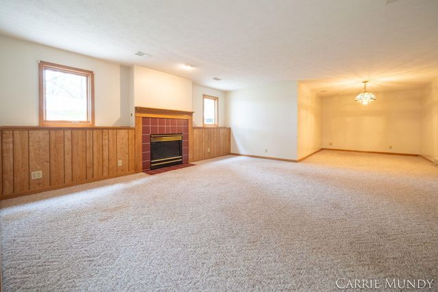 4627 Forest Lane, Laketown Twp, MI 49423