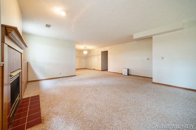 4627 Forest Lane, Laketown Twp, MI 49423
