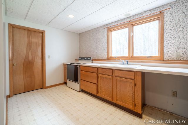 4627 Forest Lane, Laketown Twp, MI 49423