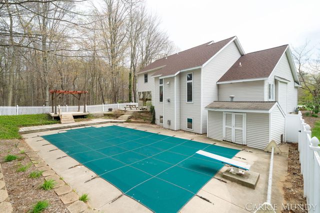4627 Forest Lane, Laketown Twp, MI 49423