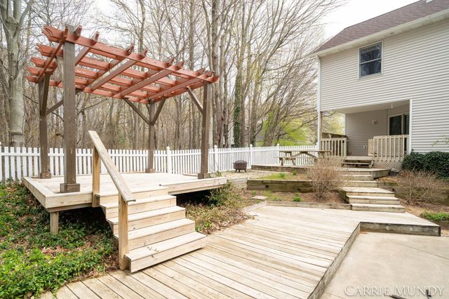 4627 Forest Lane, Laketown Twp, MI 49423