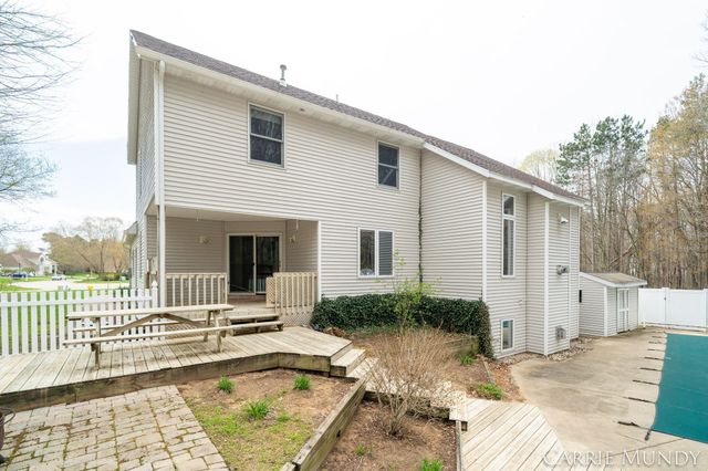 4627 Forest Lane, Laketown Twp, MI 49423
