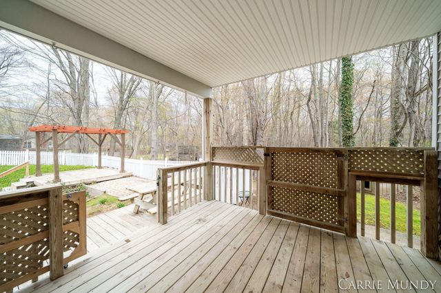 4627 Forest Lane, Laketown Twp, MI 49423
