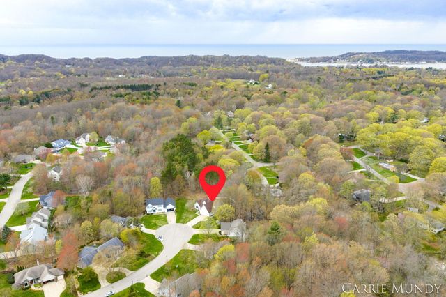 4627 Forest Lane, Laketown Twp, MI 49423