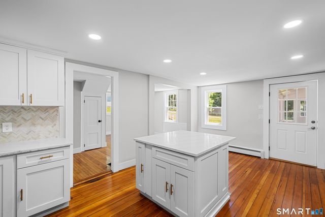 712 Main Street, Glastonbury, CT 06073