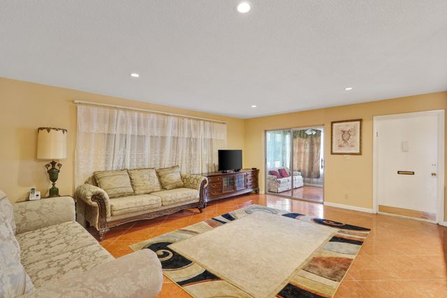 195 E High Point Ter E D, Delray Beach, FL 33445