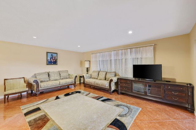 195 E High Point Ter E D, Delray Beach, FL 33445