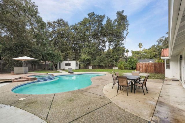 8596 W Samoha Ct, Thornton, CA 95686