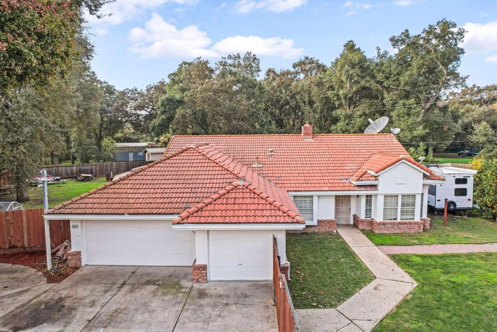 8596 W Samoha Ct, Thornton, CA 95686