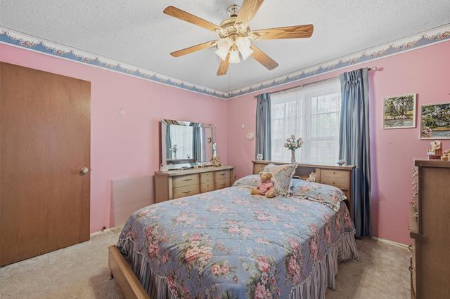 704 Abney Street, Whitesboro, TX 76273