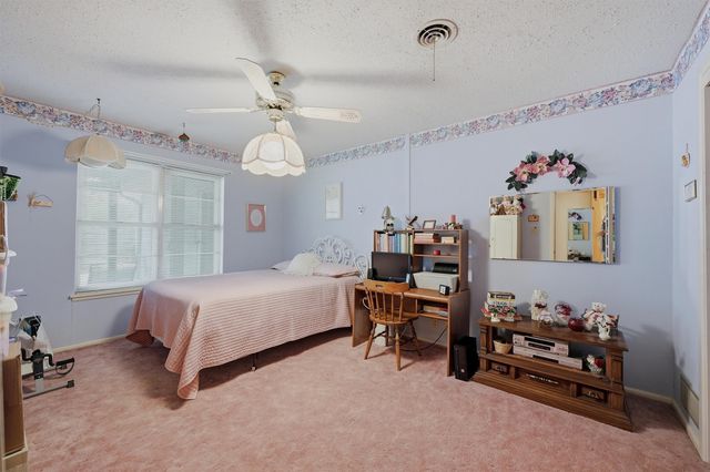 704 Abney Street, Whitesboro, TX 76273