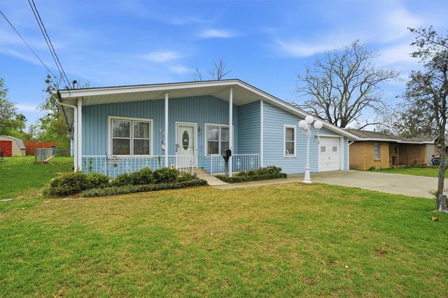 704 Abney Street, Whitesboro, TX 76273