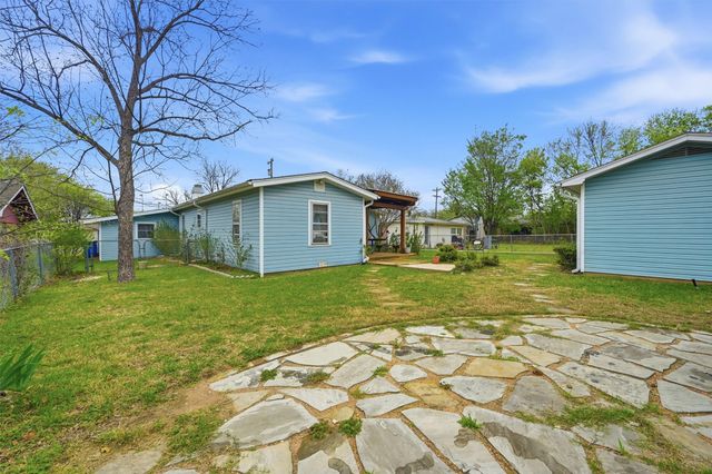 704 Abney Street, Whitesboro, TX 76273