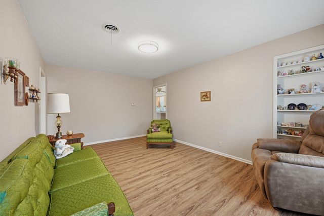 704 Abney Street, Whitesboro, TX 76273