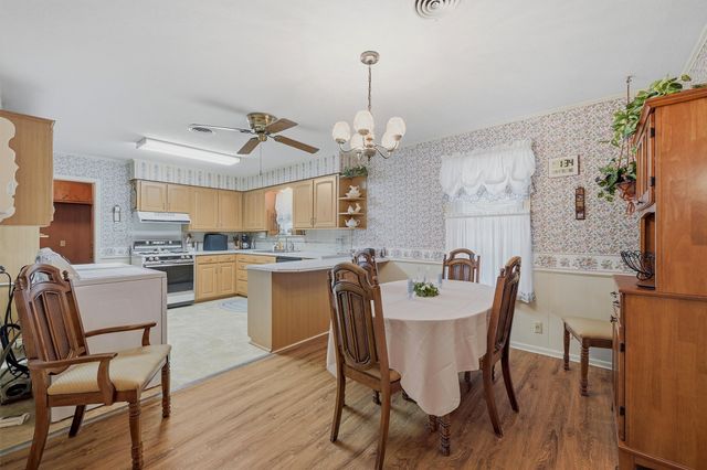 704 Abney Street, Whitesboro, TX 76273