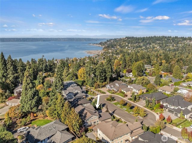 627 SW 185th Street, Normandy Park, WA 98166