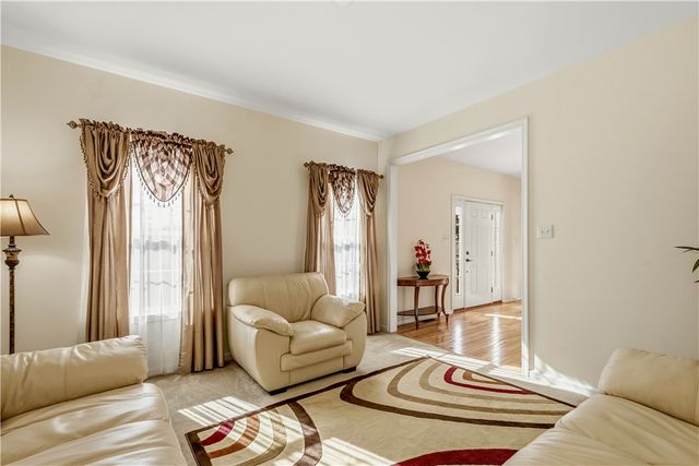 2076 Majestic Drive, North Strabane, PA 15317