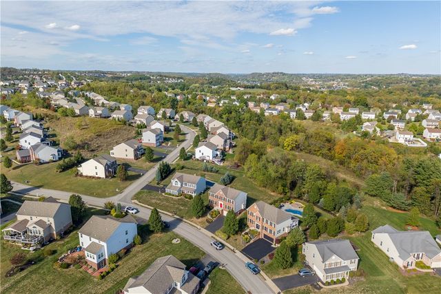 2076 Majestic Drive, North Strabane, PA 15317