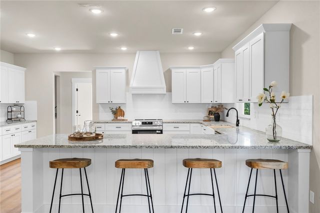 10101 Raindrop Lane, Gravette, AR 72736