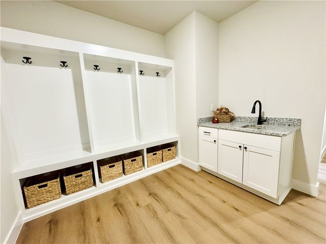 10101 Raindrop Lane, Gravette, AR 72736